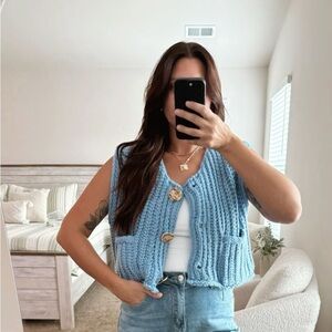 NWT Knitted Blue Vest ✨🫐🧺